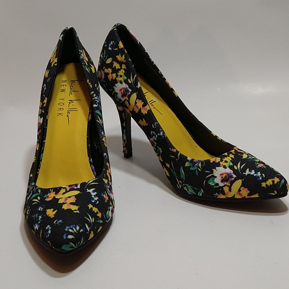 Nicole Miller Tropical floral heels size 7.5